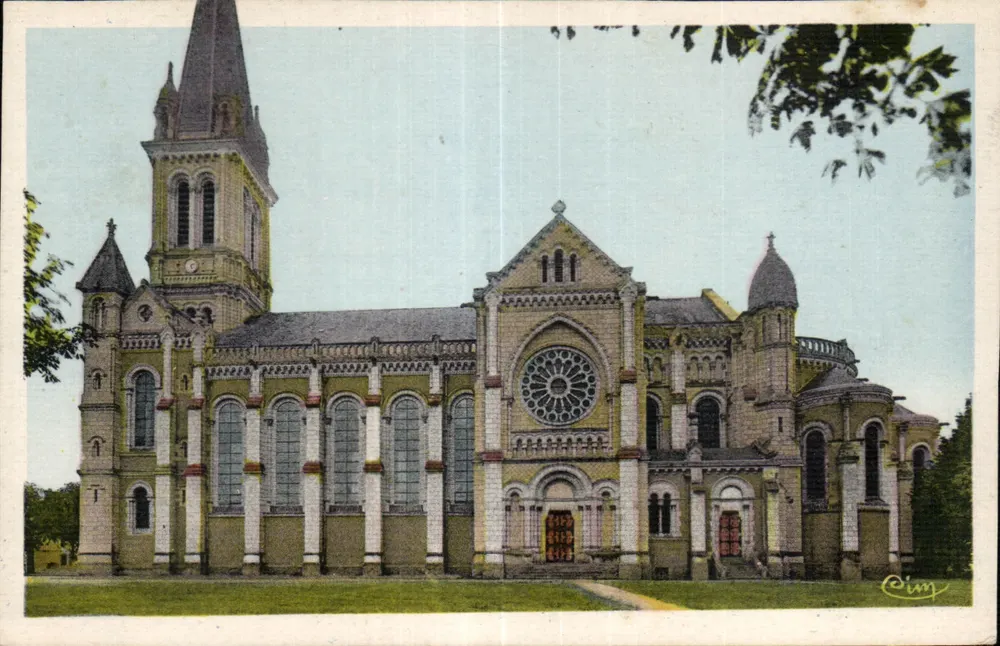 Chemillé (M.-et-L.) — Die Kirche Notre-Dame — Côme & Mr. Macon - Vorderseite