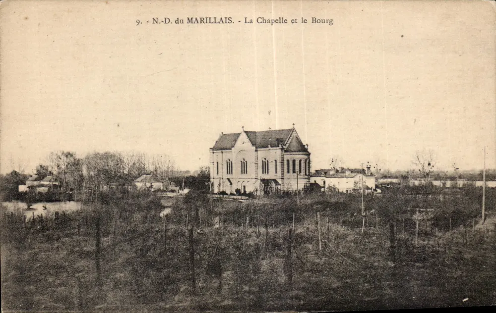 N.-D. du MARILLAIS - Die Kapelle und das Dorf — Phototyp von J. Bienaimé, Reims, n°9 - Vorderseite