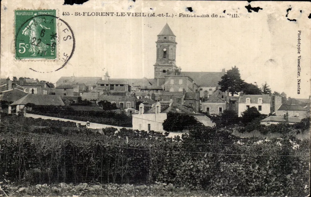 St-Florent-le-Vieil (M.-et-L.) — Panorama de la Ville — Phototypie Vassellier, Nantes - Frente
