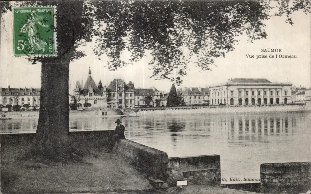 SAUMUR — Vista tirada do Ormeau — Robin, Edit., Saumur - Frente