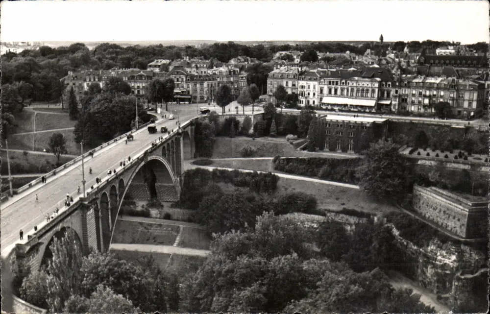 Luxemburg — Pont Adolphe und Teilansicht der Stadt — Schweizer Herstellung - Vorderseite