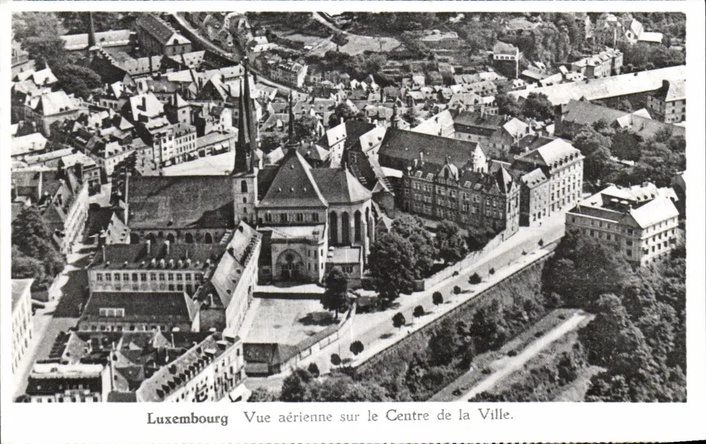 Luxemburg — Luftbild des Stadtzentrums — Messageries Paul Kraus, N° 1684 - Vorderseite