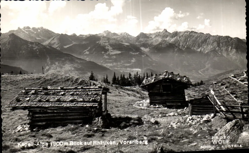 Kapell-Alpe 1900m — Vista sobre Rhätikon, Vorarlberg — Foto Wolf, Schruns, Áustria - Frente
