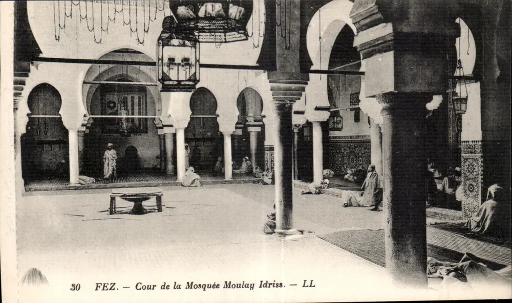 Fès — Hof der Moschee Moulay Idriss — LL - Vorderseite