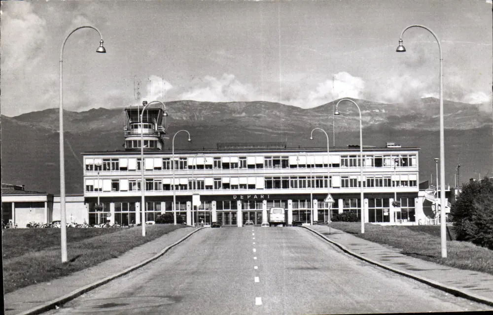 Aeroporto de Cointrin — Genebra — Edições Jaeger - Frente