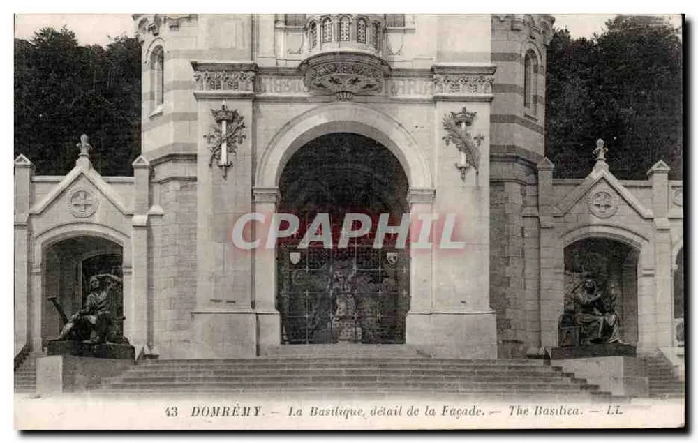 Domrémy — Die Basilika, Detail der Fassade — L.L. - Vorderseite