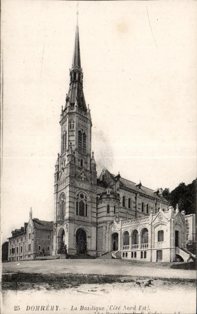 Domrémy — A Basílica (Lado Nordeste) — N. F. Sido - Frente