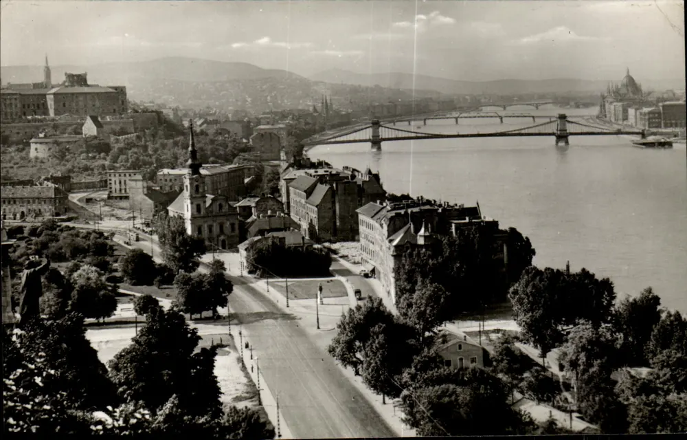 Visão aérea de Budapeste — Ponte das Correntes e rio Danúbio — editor Lát kép, n° 276-592 - Frente