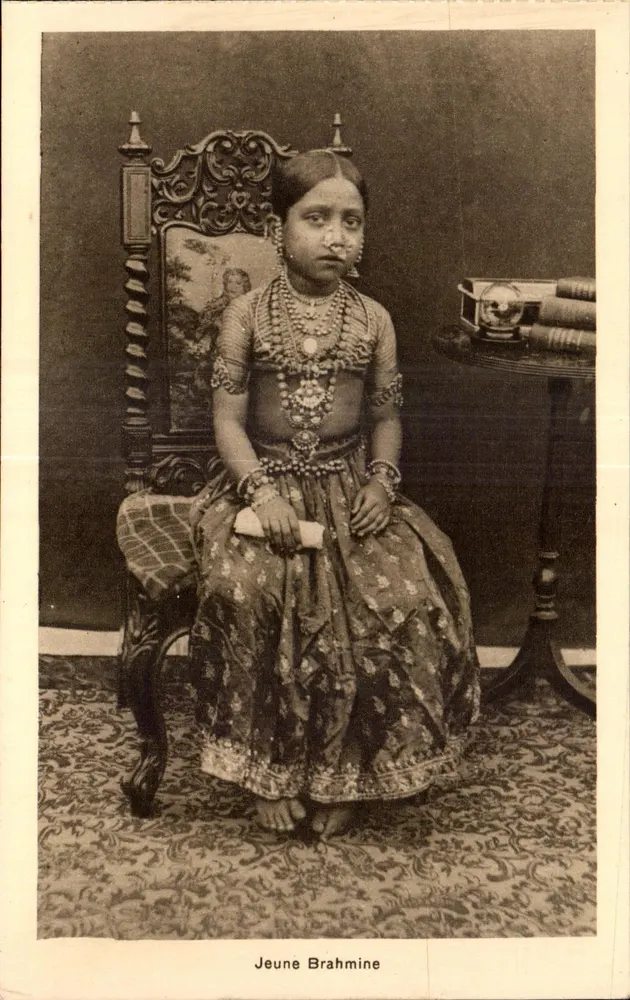 Junge Brahminin — Portrait in traditioneller Kleidung — A. Dubosq, Verleger, Gonnnes (Calvados) - Vorderseite