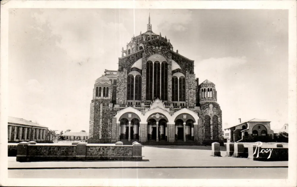 Kirche des Heiligen Herzens — Cholet (Maine-et-Loire) — Verleger Rosy - Vorderseite