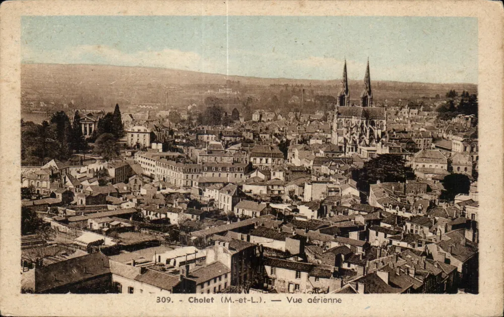 Cholet (M.-et-L.) — Vista aérea — Fototipia Jehly-Poupin, Mortagne-sur-Sèvre (Vendée) - Frente