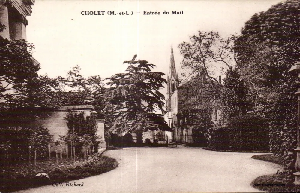 Cholet (M.-et-L.) — Entrada do Mail — Co'l. Richard - Frente