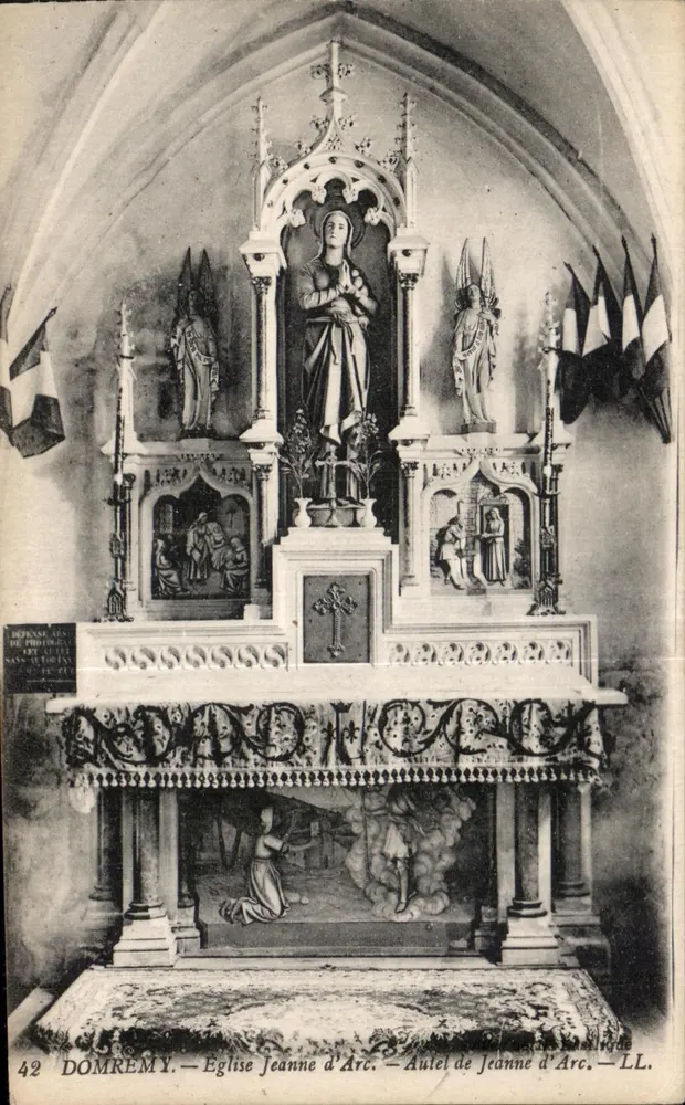 Domrémy — Altar der Jeanne d'Arc — Kirche Jeanne d'Arc — LL - Vorderseite