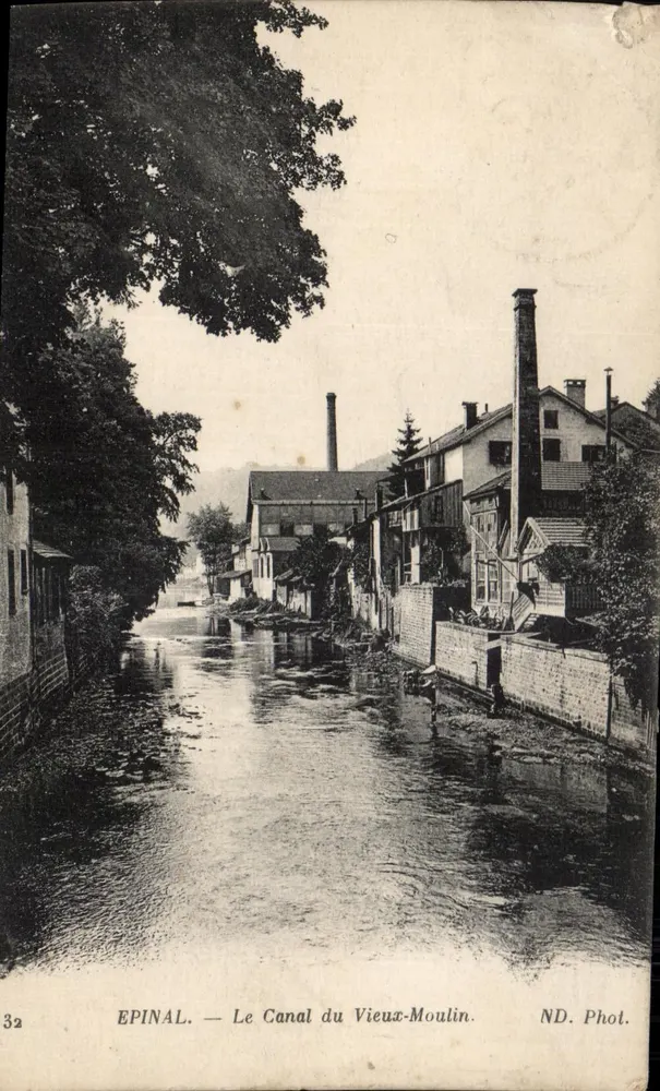 Epinal — Le Canal du Vieux-Moulin — ND. Phot. n°32 - Frente