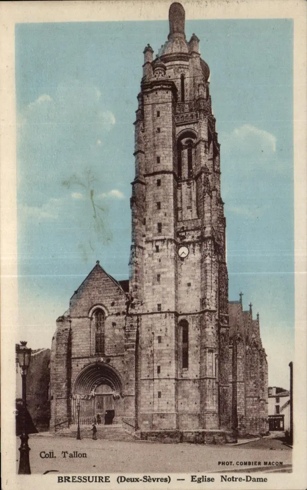 Bressuire (Deux-Sèvres) — Kirche Notre-Dame — Foto. Combier Macon - Vorderseite