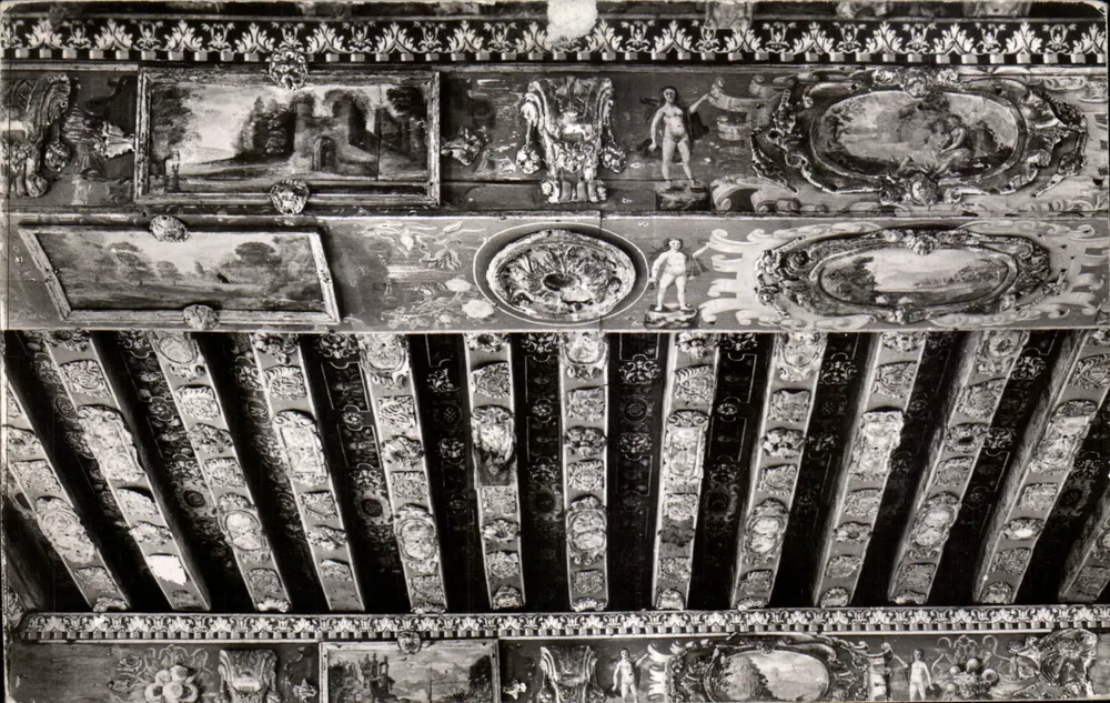 Oiron (Deux-Sèvres) — Das Schloss (16. und 17. Jahrhundert) — Decke des « Salon du Roi » — Service Commercial Monuments Historiques Grand Palais, Paris - Vorderseite
