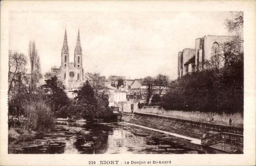Niort - O Donjon e St-André — editor desconhecido, n° 229 - Frente