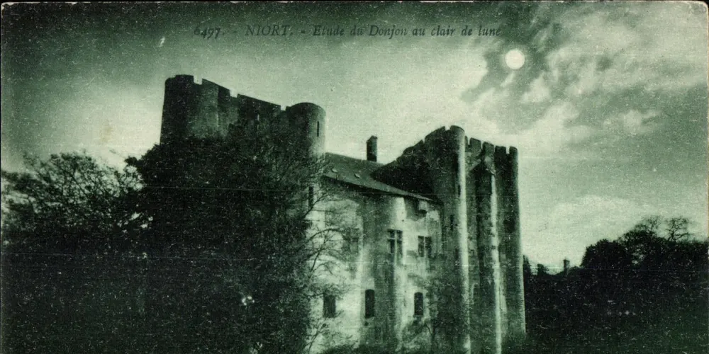 Niort - Estudo do Donjon sob a luz da lua — B. Bargevin, editor, n° 6497 - Frente
