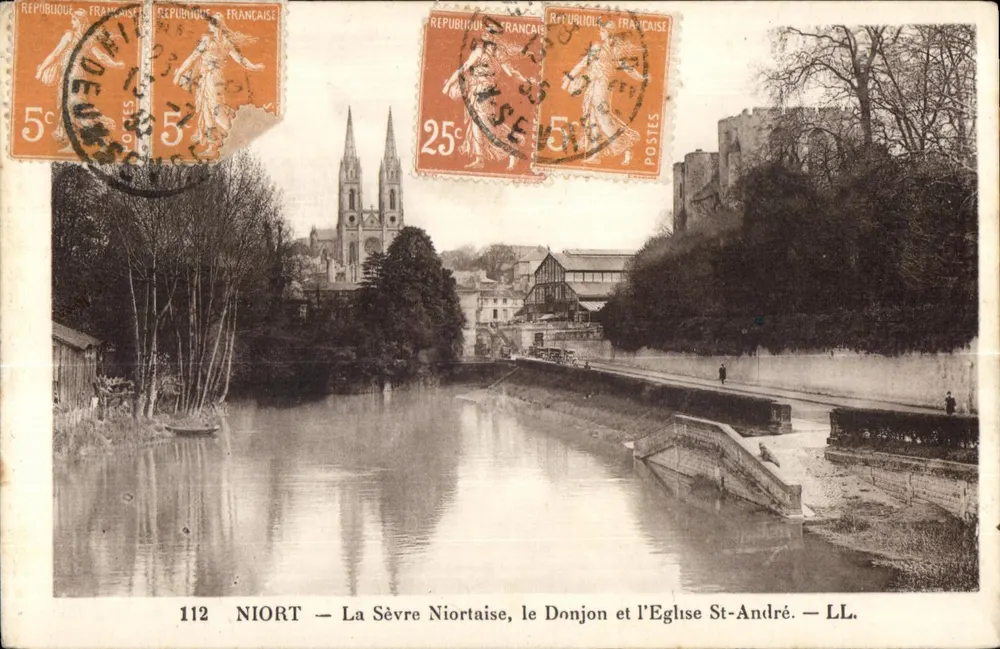 Niort — Die Sèvre Niortaise, der Bergfried und die Kirche St-André — LL. - Vorderseite