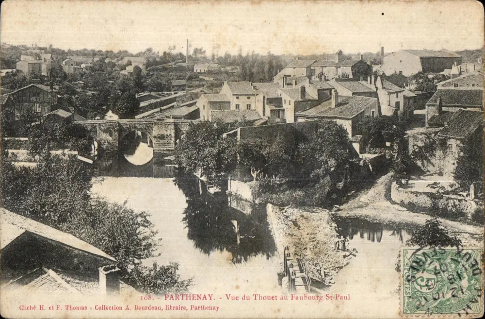 Parthenay — Ansicht des Thonnet im Viertel Saint-Paul — Cliché H. et F. Thomas, Sammlung A. Bourdeau, Buchhändler, Parthenay - Vorderseite