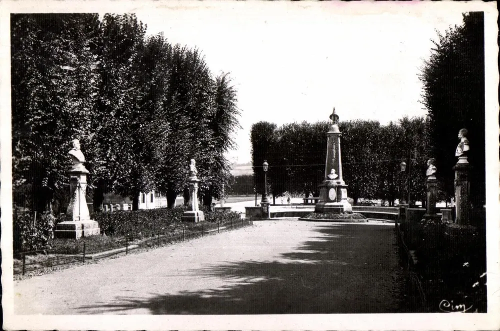 Saint-Maixent — Denkmal der Nationalen Verteidigung — Photo Cim - Vorderseite