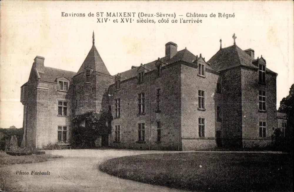 Castelo de Régné — Arredores de Saint-Maixent (Deux-Sèvres) — Foto Furbault - Frente