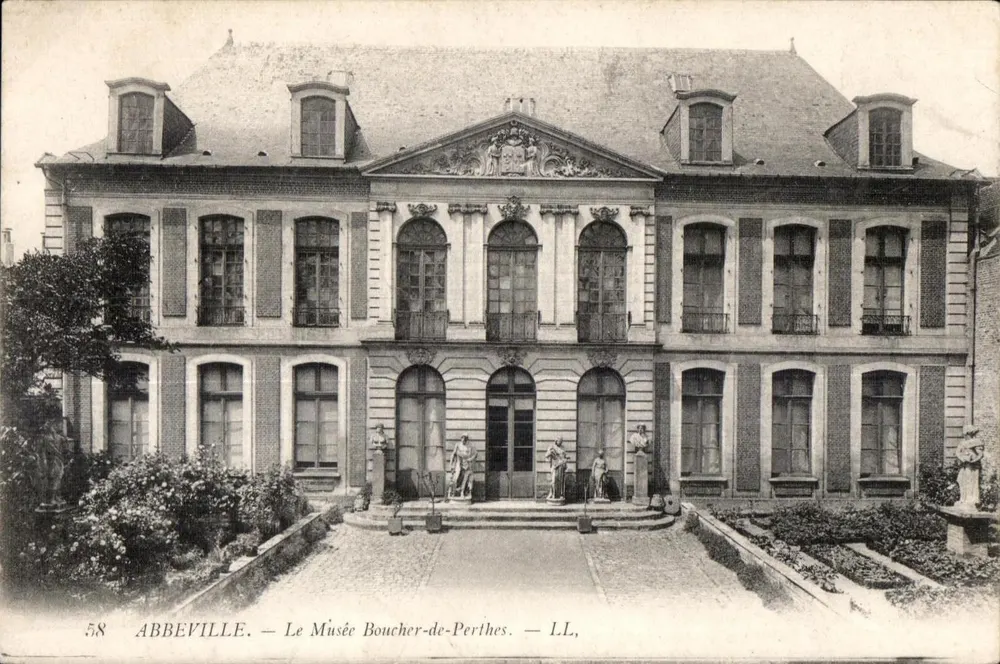 Abbeville — O Museu Boucher-de-Perthes — LL, n°58 - Frente