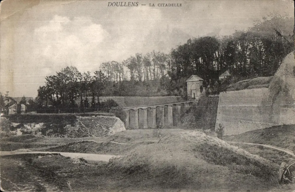 Doullens — A Cidadela — Editor não identificado, número de série 2164 - Frente