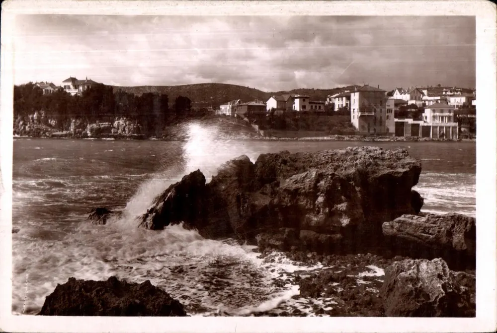 Margem do mar — ondas sobre rochedos — Edição Librairie Provençale et Artistique, Bandol sur Mer - Frente