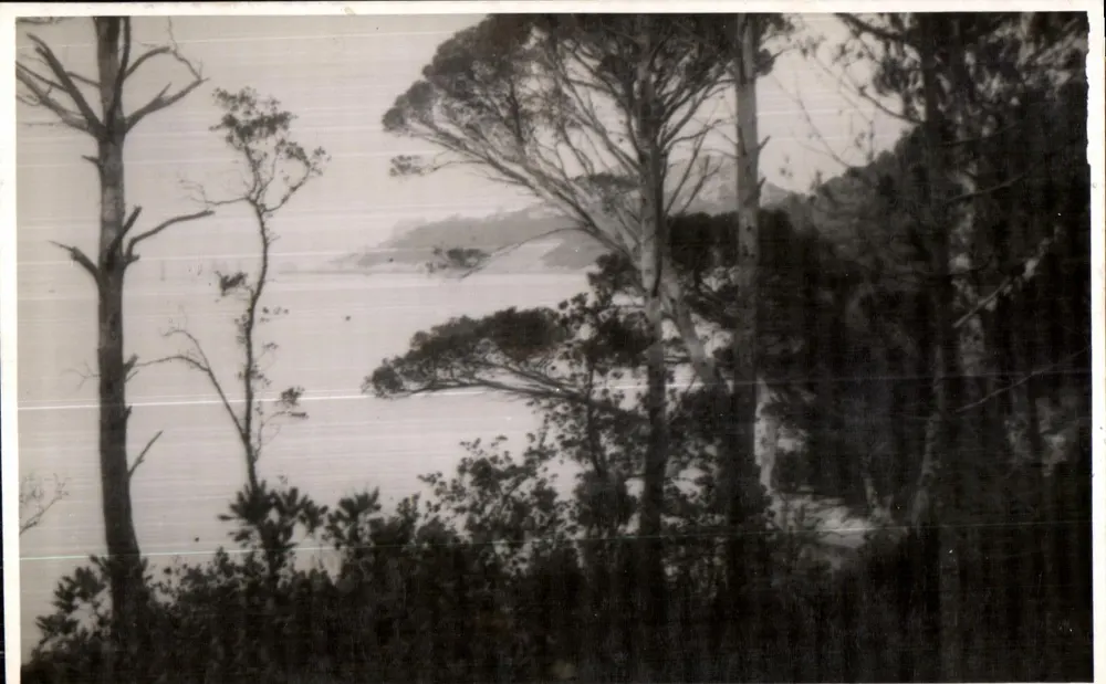 Vista do mar em Porquerolles — editor não identificado - Frente