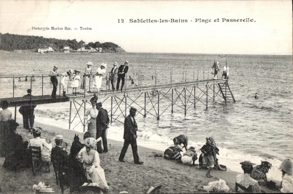 Sablettes-les-Bains — Praia e Passarela — Fototipia Marius Bar — Toulon - Frente