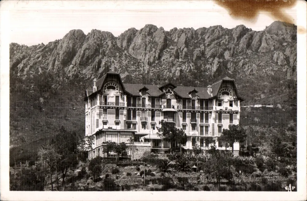 Agay (Var) nahe Saint-Raphaël — Familienhaus der « Roches-Rouges » — C.A.P. Photo - Vorderseite