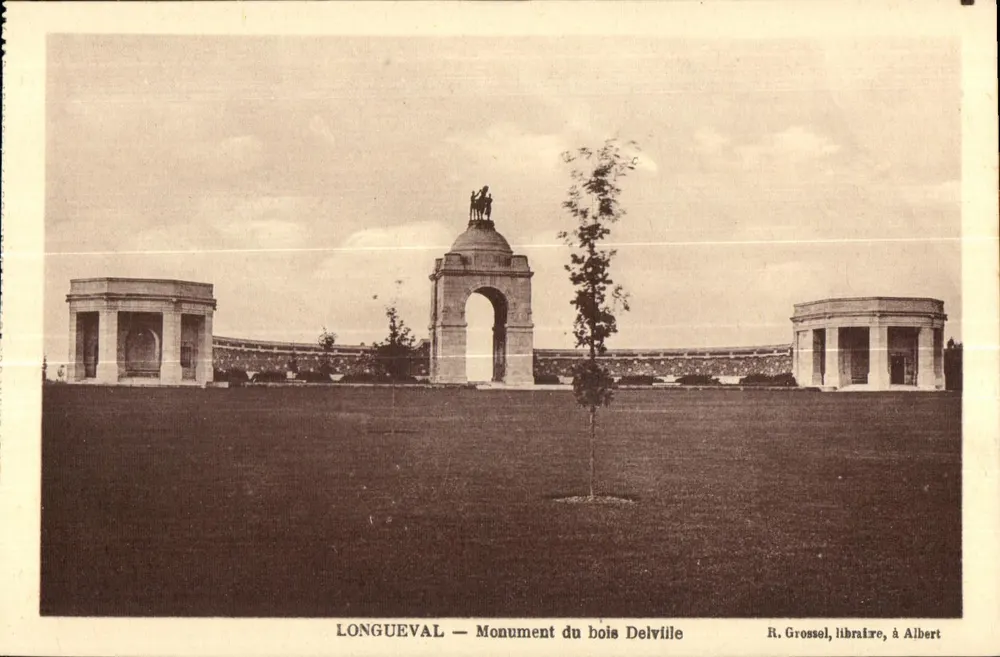LONGUEVAL — Monumento do bosque Delville — R. Grossel, livreiro, em Albert - Frente