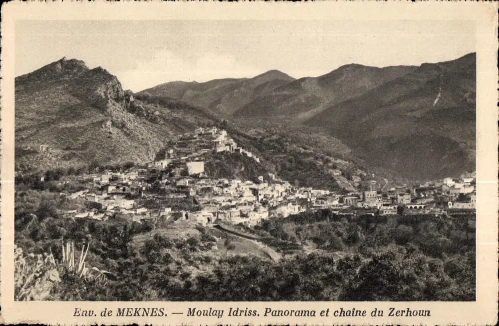 Umgebung von MEKNES — Moulay Idriss. Panorama und Zerhoun-Kette - Vorderseite