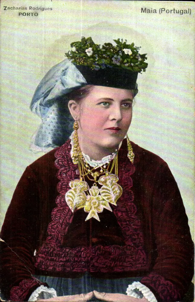 Frau im traditionellen Kleid — Maia (Portugal) — Zacharias Rodrigues, Porto - Vorderseite