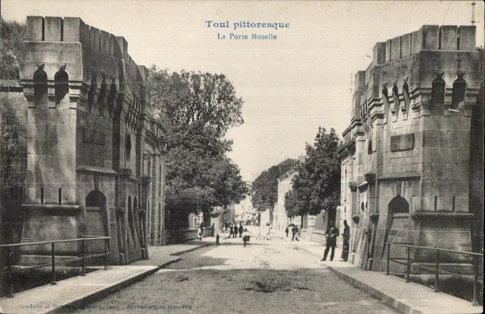 Toul pitoresco — A Porta Moselle — Gerdault & Duquesne, Toul - Frente