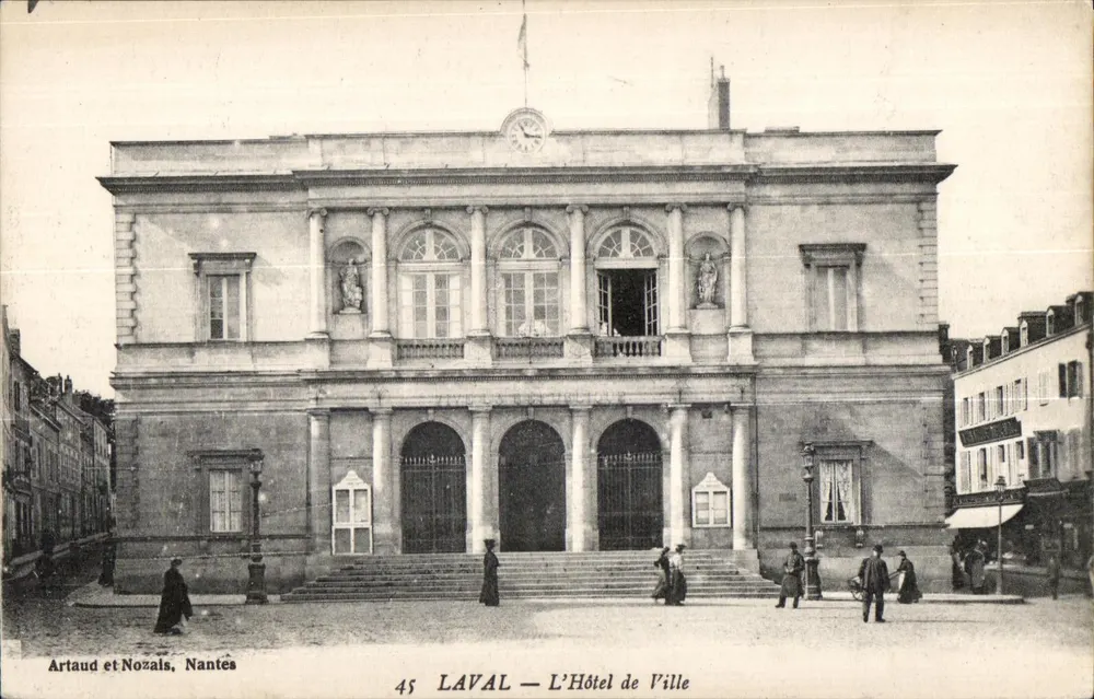 Laval — Hotel Miasta — Artaud et Nozals, Nantès - Awers