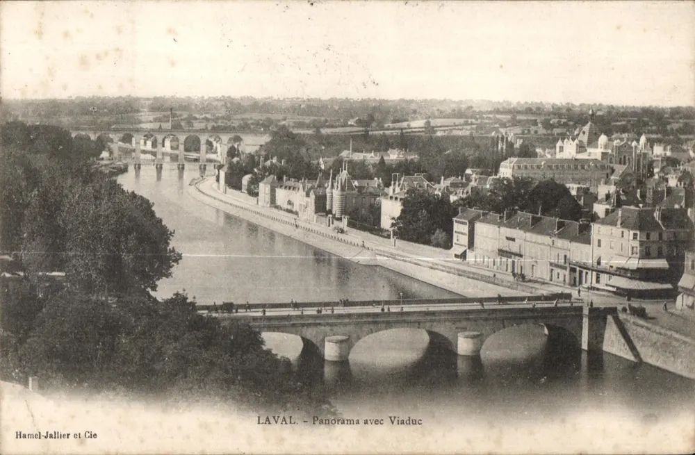 Laval - Panorama com Viaduto — Hamel-Jallier e Cie, número de série não visível - Frente