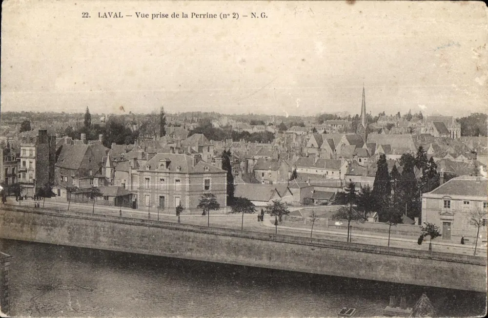 Laval — Uitzicht genomen vanaf de Perrine (n° 2) — N.G. - Voorkant