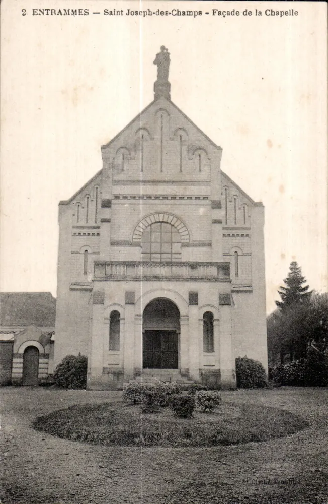 एंट्रम्स — सेंट जोसेफ-डेस-चैंप्स — चैपेल की बाहरी दीवार - आगे