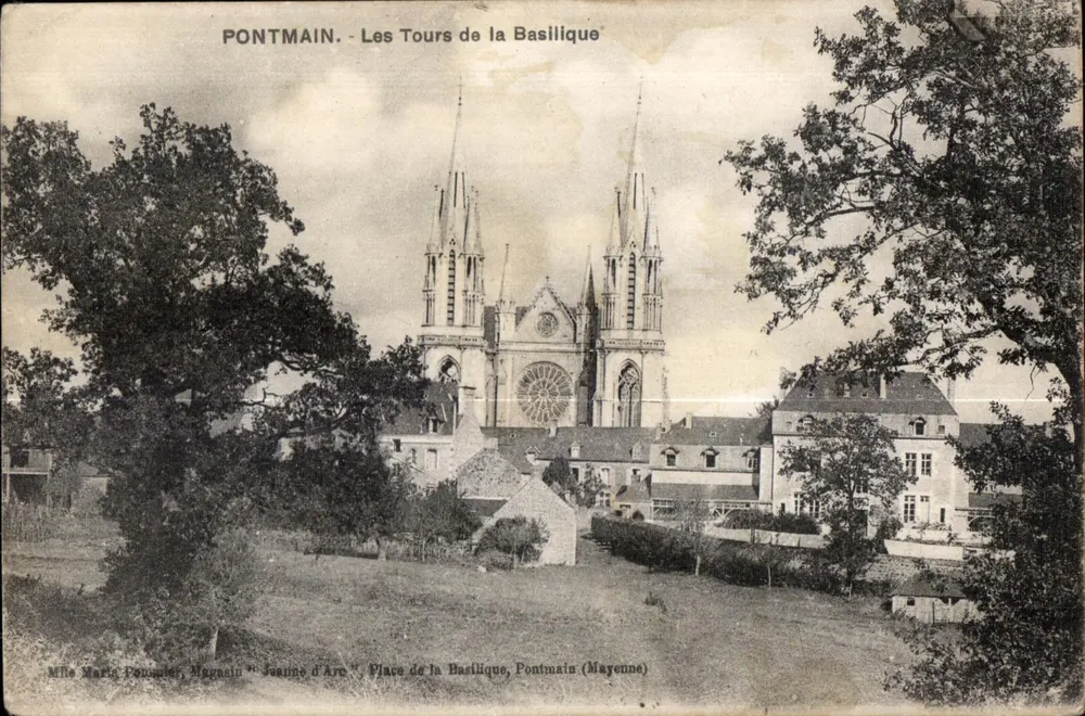 Pontmain - As Torres da Basílica — editora: Srta. Marie Ponnier, Loja 'Jeanne d'Arc' - Frente