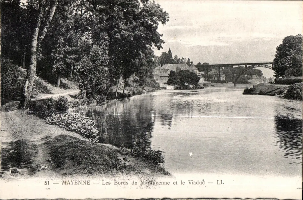 Mayenne — Die Ufer der Mayenne und der Viadukt — LL - Vorderseite