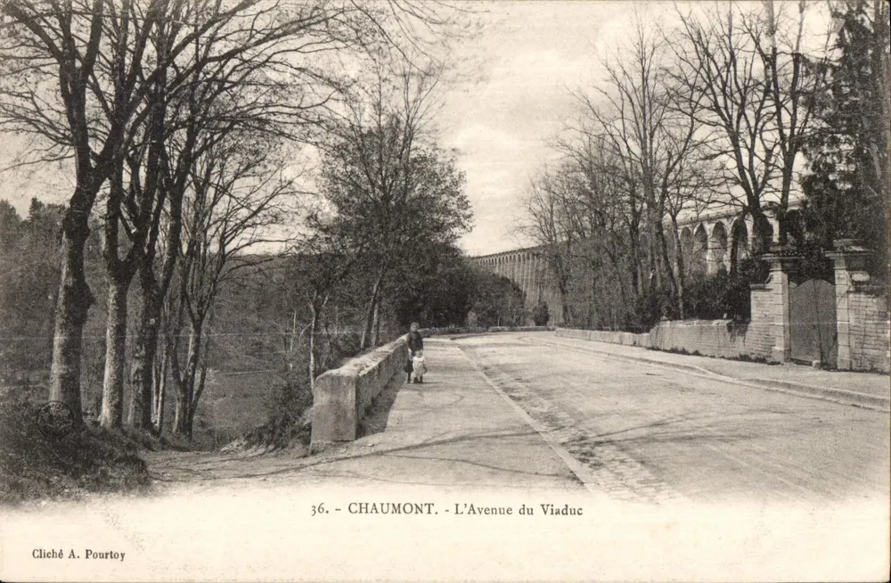Chaumont - A Avenida do Viaduto — Cliché A. Pourtoy, n°36 - Frente