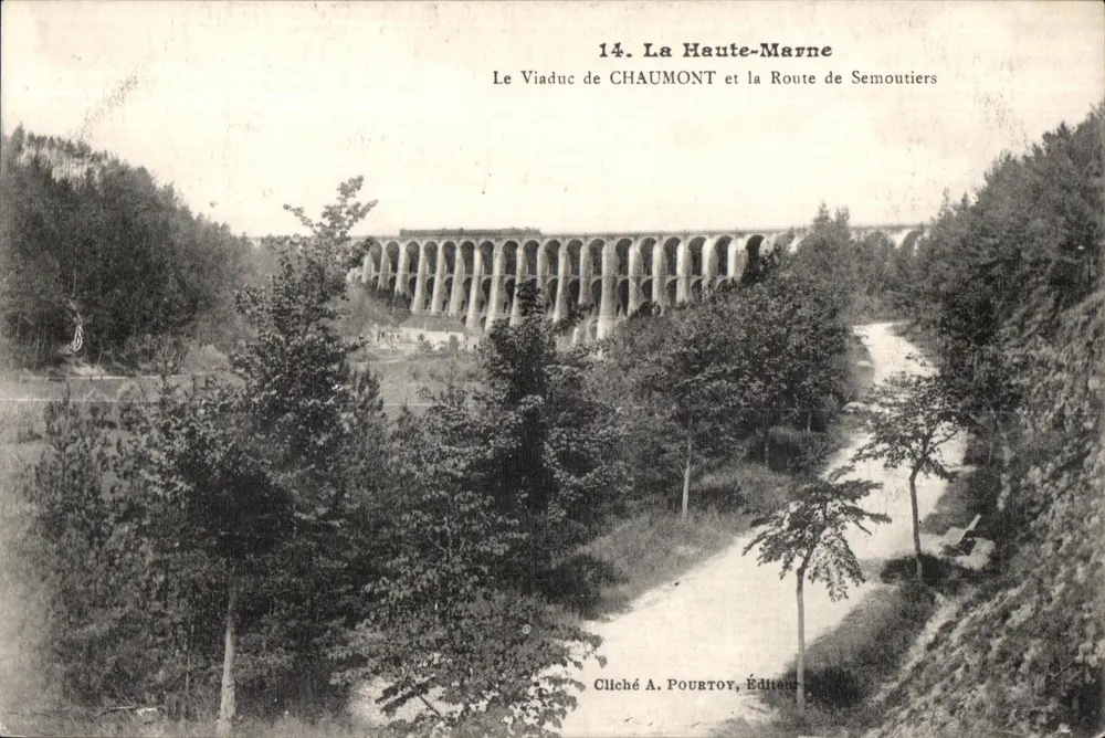 Der Viadukt von Chaumont und die Straße nach Semoutiers — Die Haute-Marne — Foto von A. Pourtoy, Verlag - Vorderseite