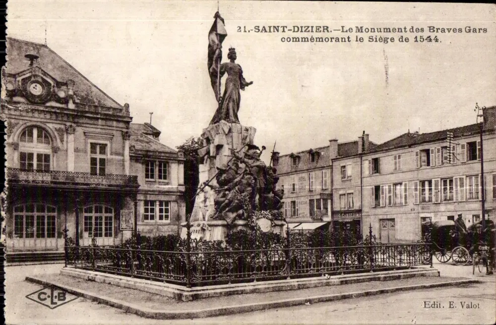 Saint-Dizier — Der Denkmal der Tapferen Jungen zur Erinnerung an den Belagerung von 1544 — Edit. E. Valot - Vorderseite