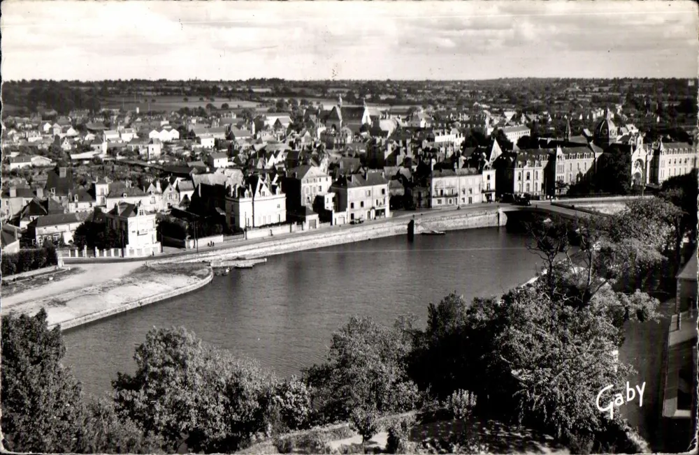 Château-Gauntier (Mayenne) — Quai de Laval von der Place Saint-Just aus gesehen — Éditions Gaby - Vorderseite