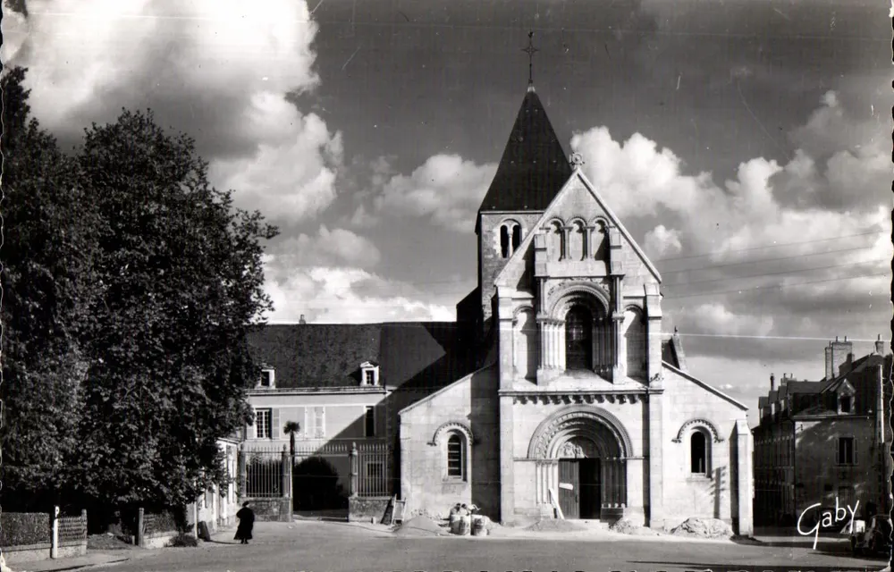 Château-Gontier (Mayenne) — la Iglesia de San Juan — Éditions Gaby - Anverso