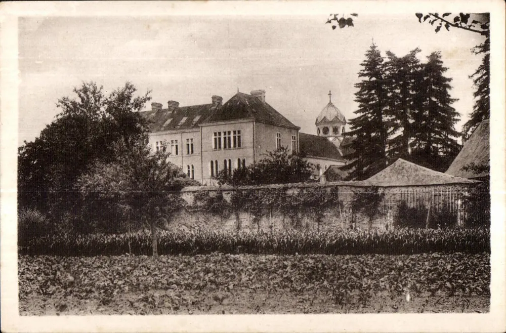 Craon — Kloster der Benediktinerinnen des Heiligen Sakraments — Südseite und Dach des Kirchturms - Vorderseite