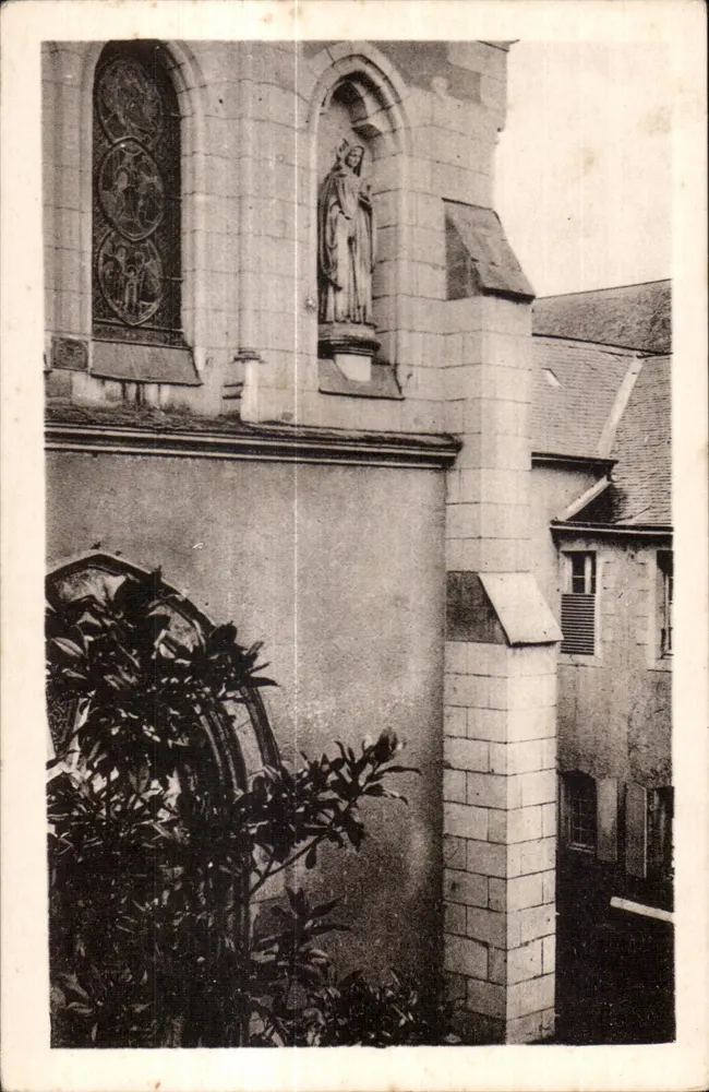 Craon - Benediktinerkloster des Heiligen Sakraments - Detail der Fassade - Vorderseite