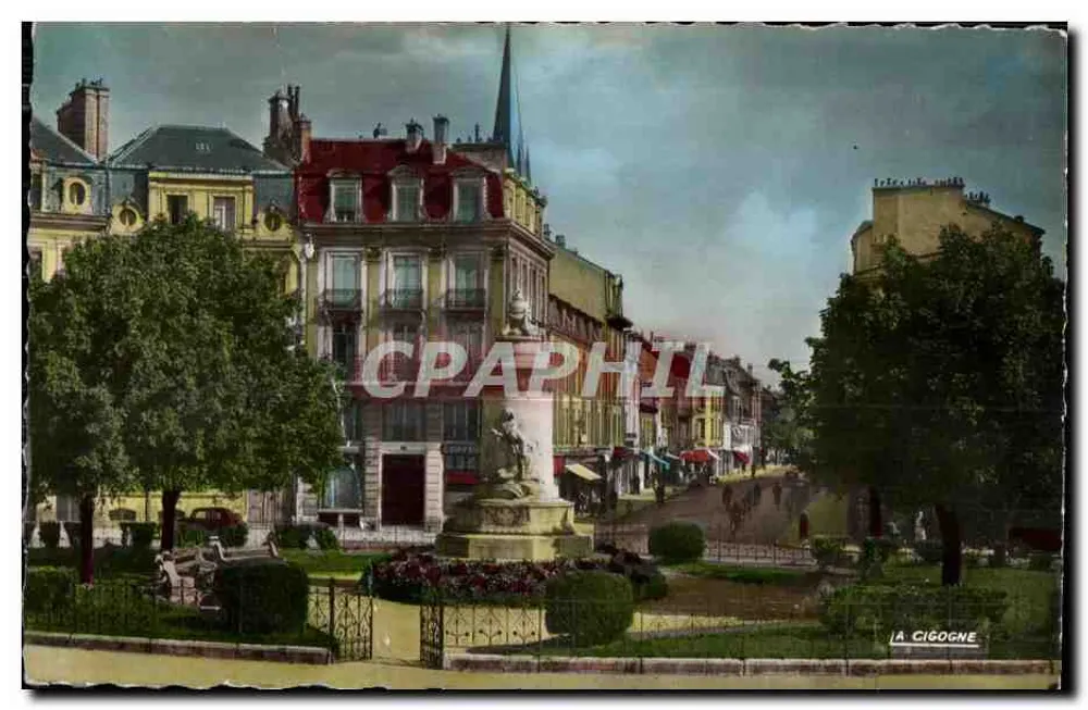 Reims — Place Aristide-Briand — Denkmal für Krankenschwestern — Edition A Cigogne - Vorderseite